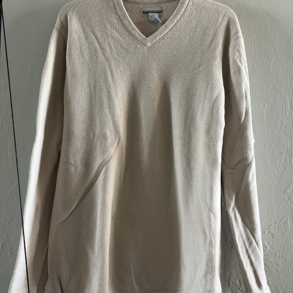 Breakwater light beige long sleeved V-neck sweater (L)